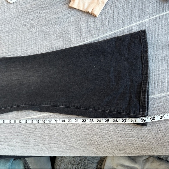 Lucky Brand Black High Rise Stevie Patch Pocket Flare - Picture 8 of 9